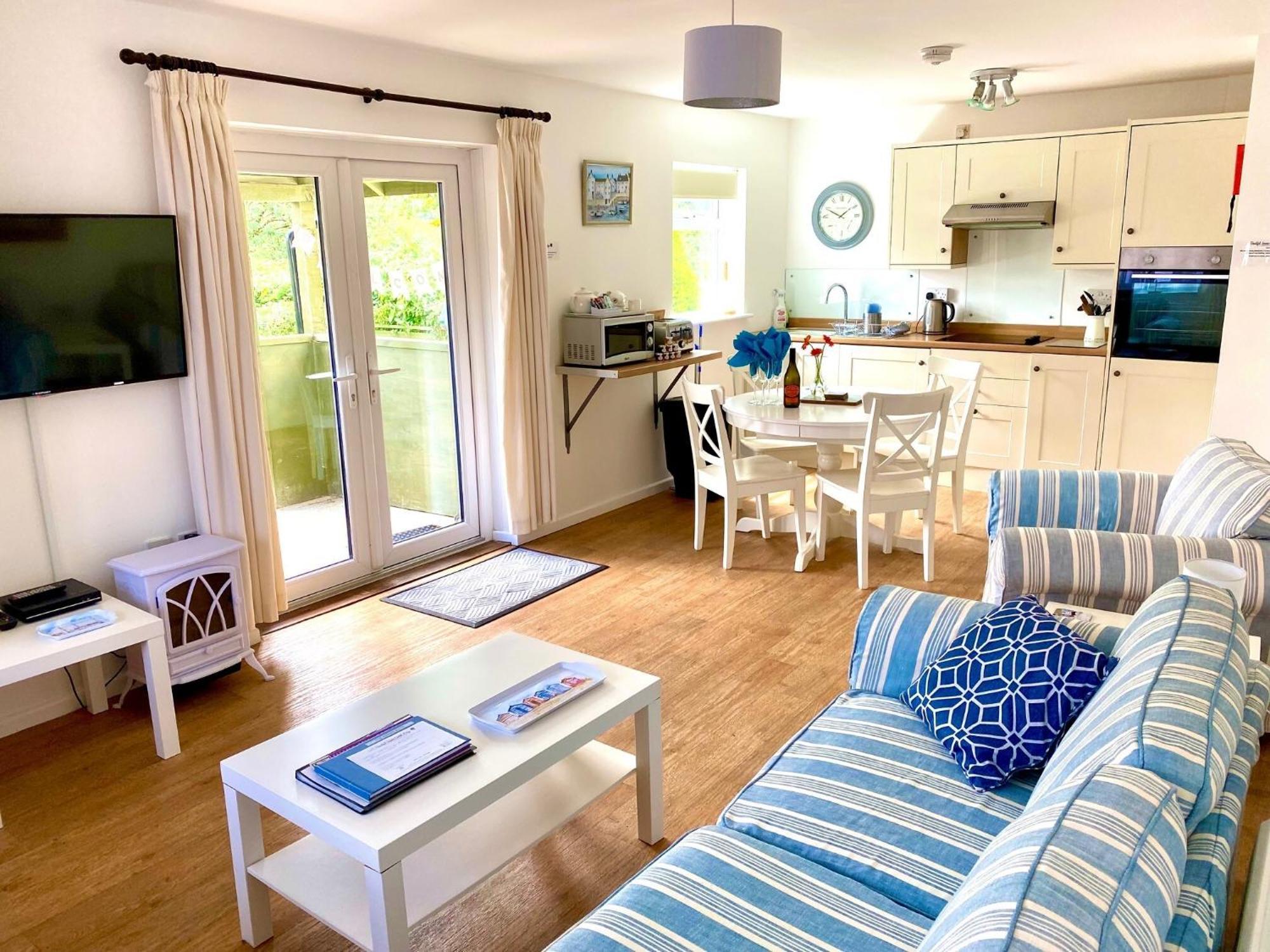 Golden Acre Jurassic Coastal Lodges ,Eype Bridport Exterior foto